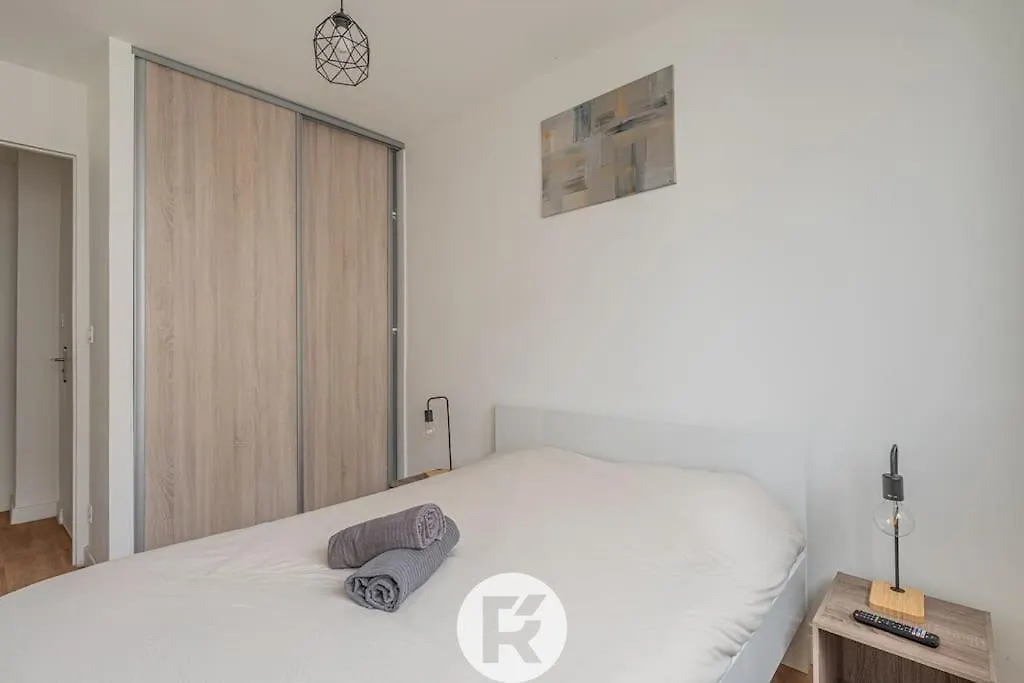 R'Apparts T2 Refuge Chic Grenoble 0*,  France